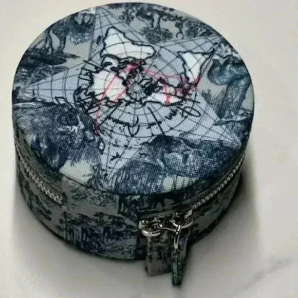 Dior Jewelry - NEW DIOR Around The World Mini Round Zip Jewelry Travel Case Blue & White